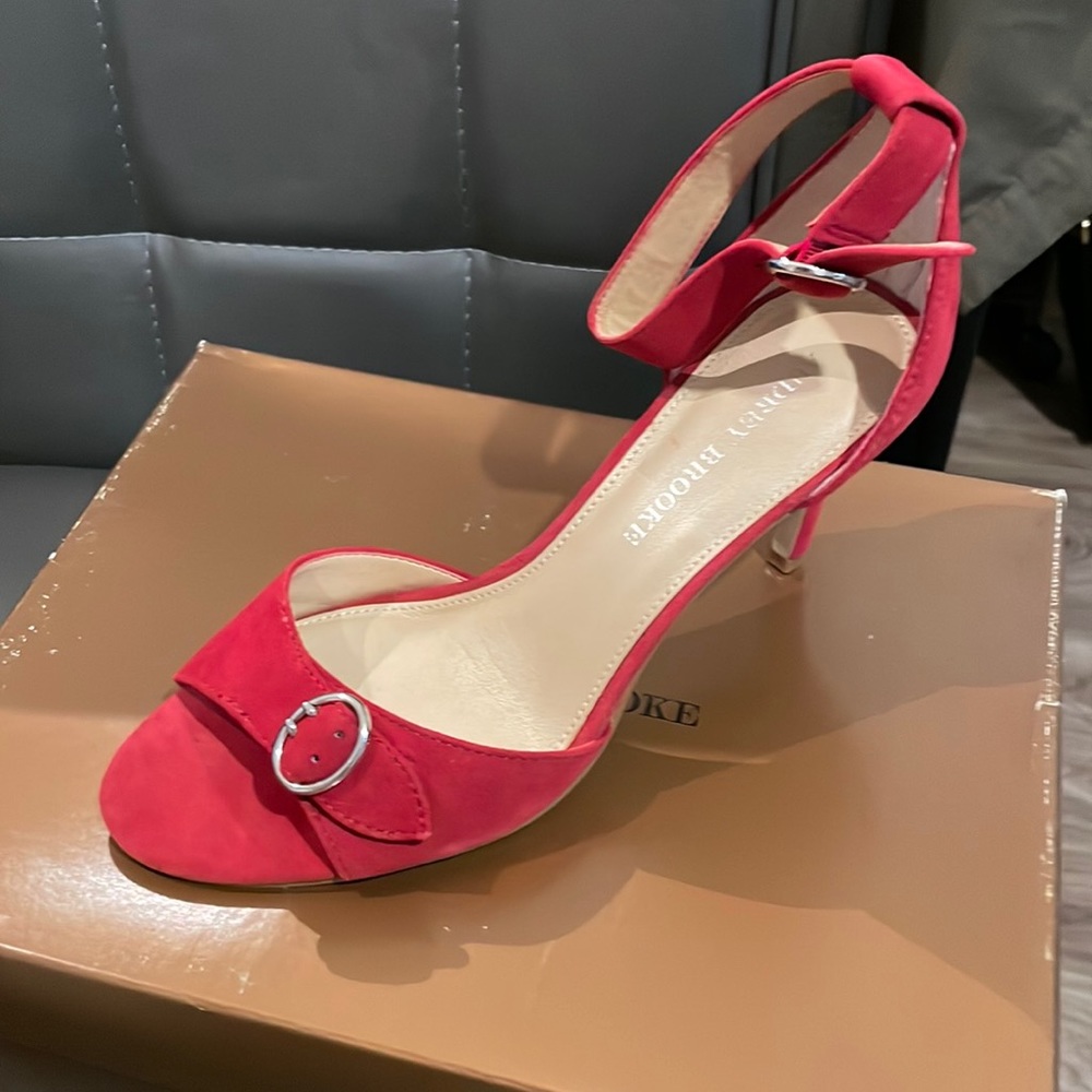 Dress suede sandal